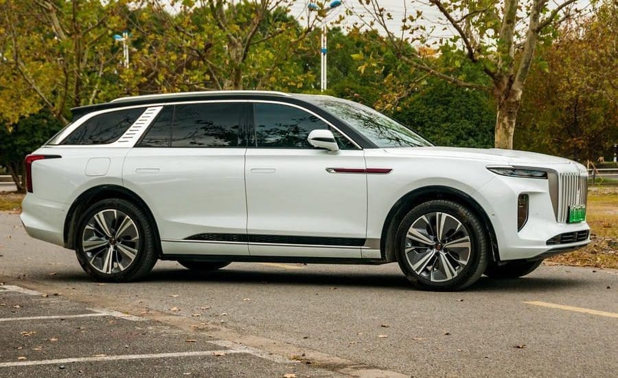 Európában is támad a Hongqi, a „kínai Rolls-Royce”