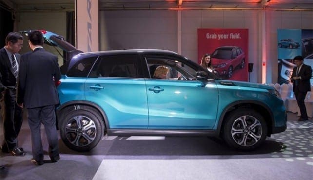 Döglödik a világ autópiaca – Ám a milliomos a Vitara robog