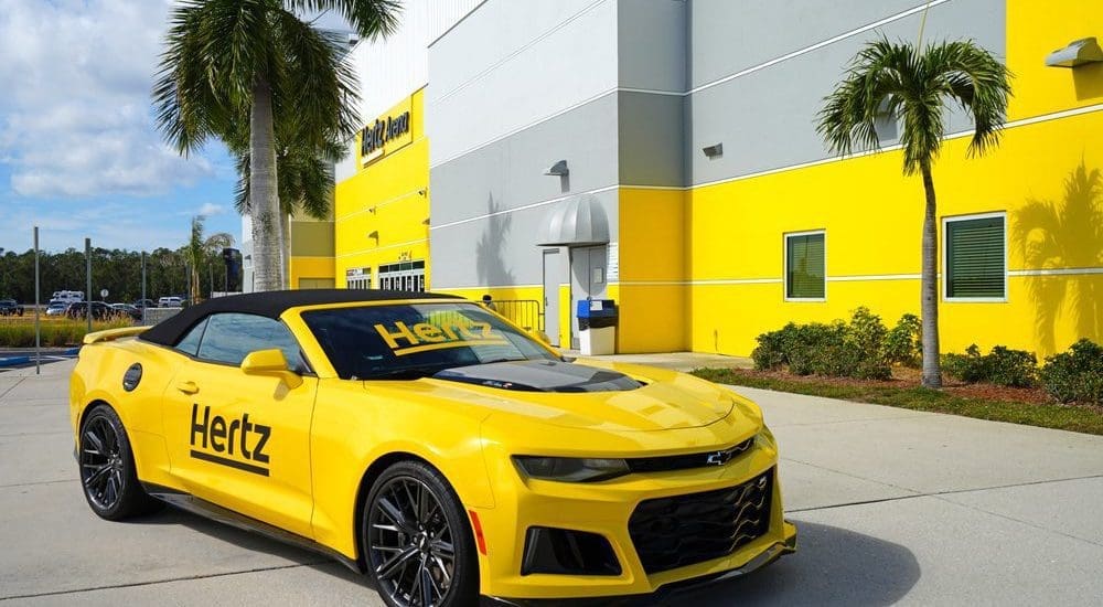 Százezer Tesla autót rendelt a Hertz