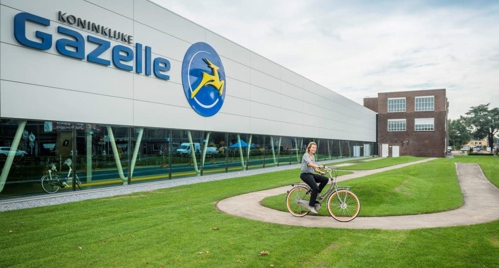Felvásárolja a holland Pon Holdings a konkurrensét