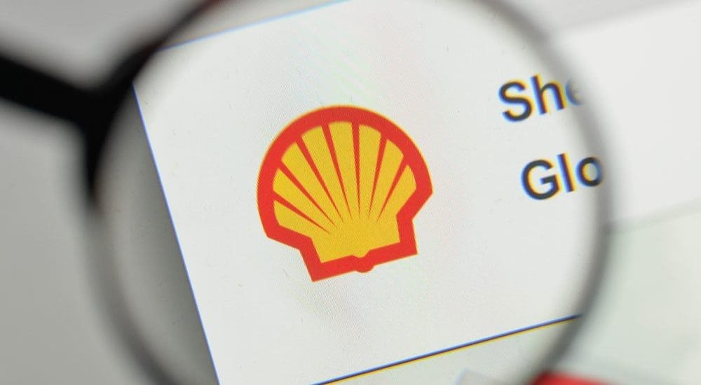 Legfeljebb 25 ezer forintért lehet tankolni a Shell-nél