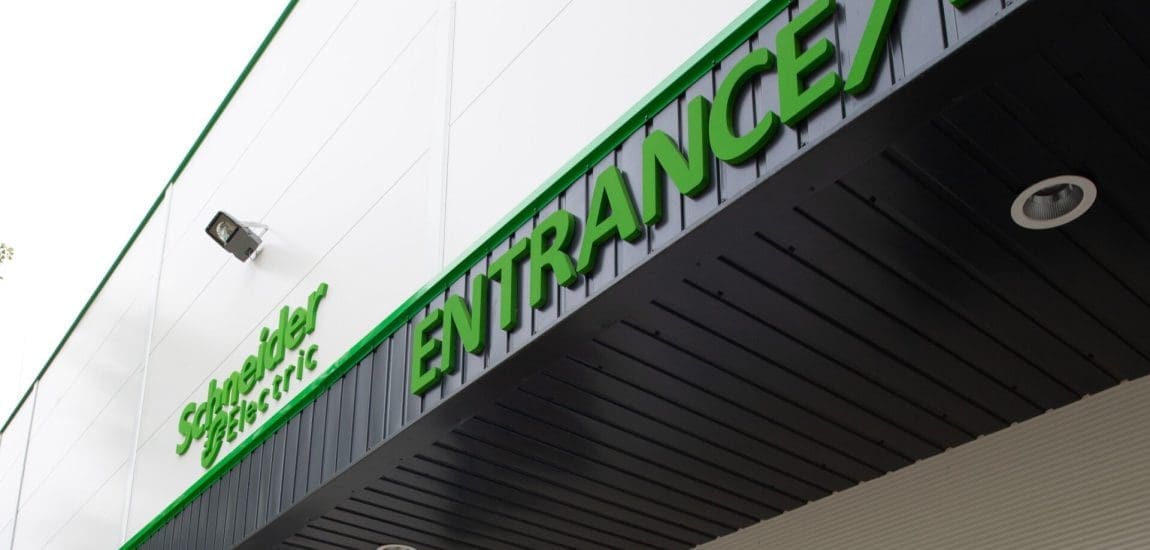2023-ban is folytatja fejlesztéseit Magyarországon a Schneider Electric