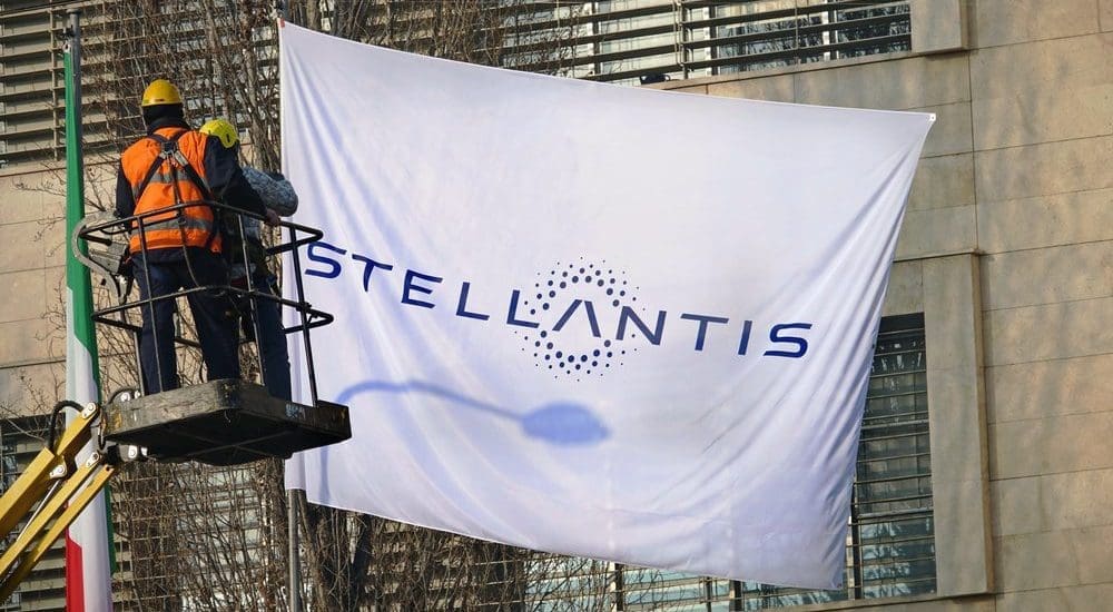 Önti a Stellantis lóvét olaszországi üzemeibe