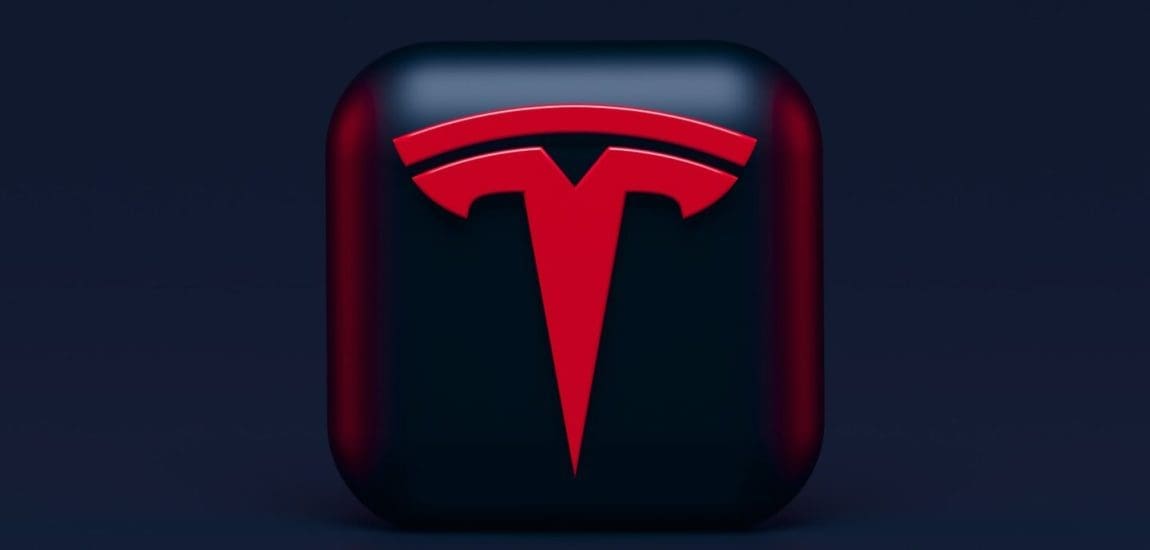 Ismét az eladás gombon Elon Musk keze