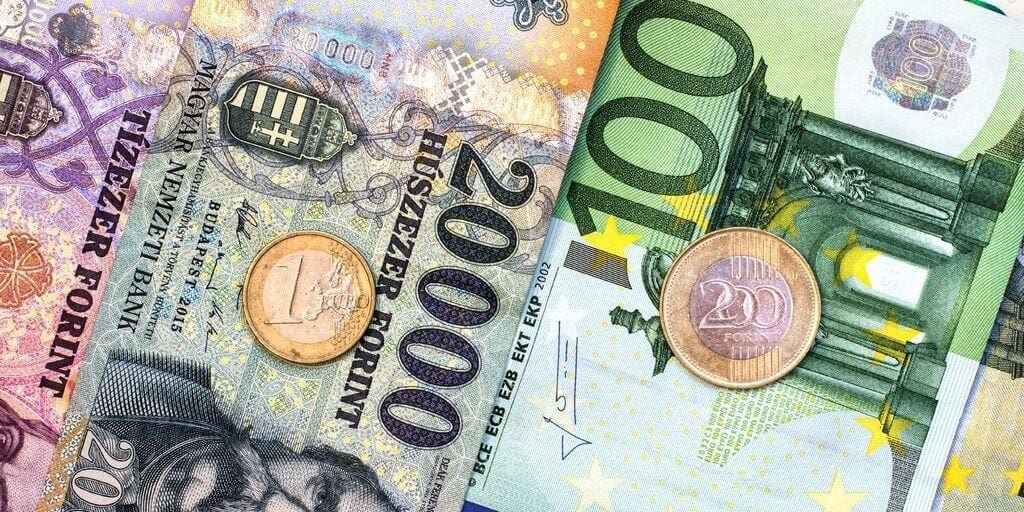 Hiába erősödött a forint, a magyarok így is rengeteget fizetnek