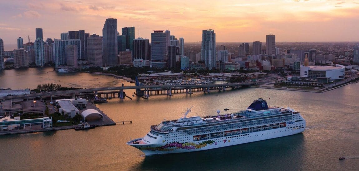 A Norwegian Cruise Line újraindítja üdülőhajóit a nyáron