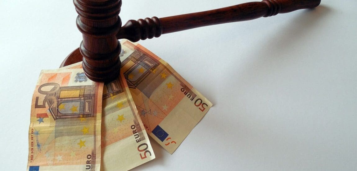 Tőzsdei cégeket bírságolt a jegybank