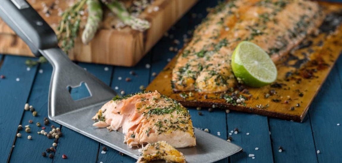 Te sem próbáltál még soha falapon lazacot grillezni?