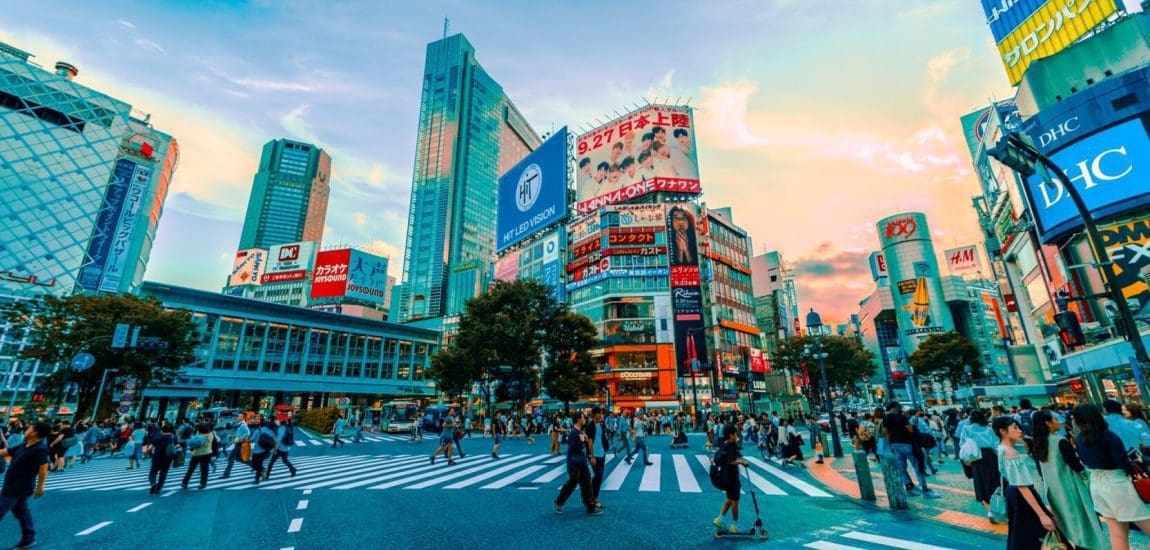 A padlót súrolja a japán infláció