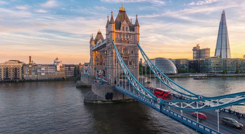 Keir Starmer miniszterelnök – A brit élet kiváltság, fordulat a bevádorlók ellen?