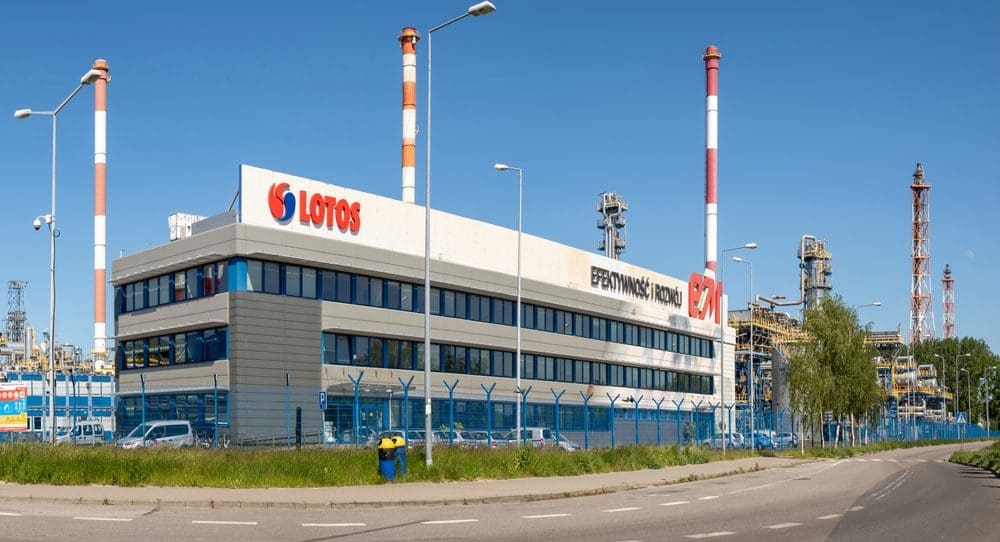 A Mol megveszi a lengyel Lotos benzinkútjait