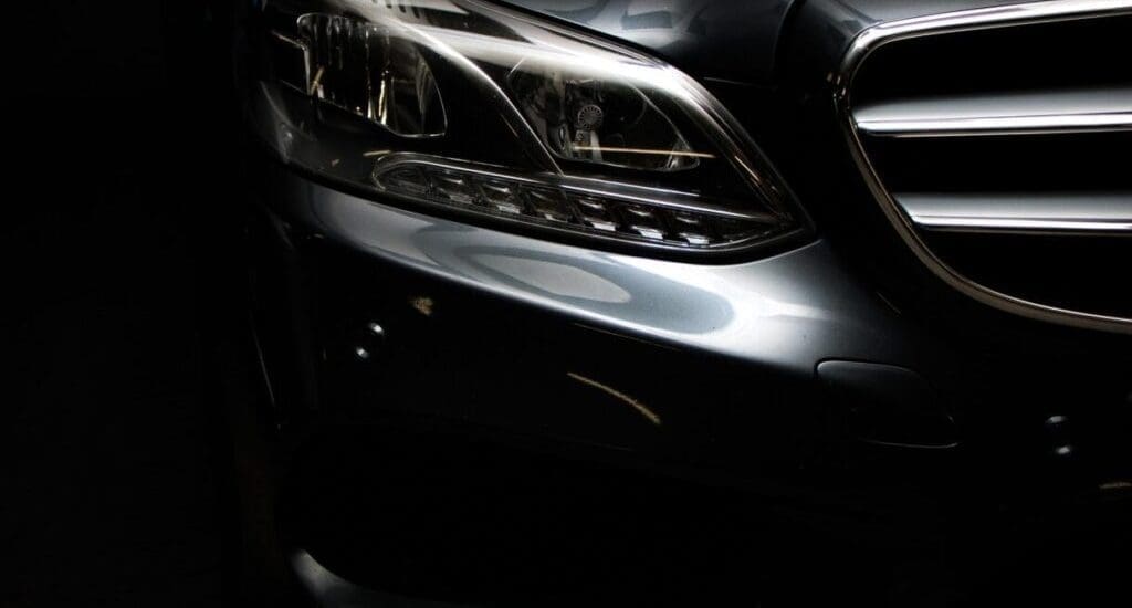 Mesterséges intelligenciával érkezik az új Mercedes E-osztály