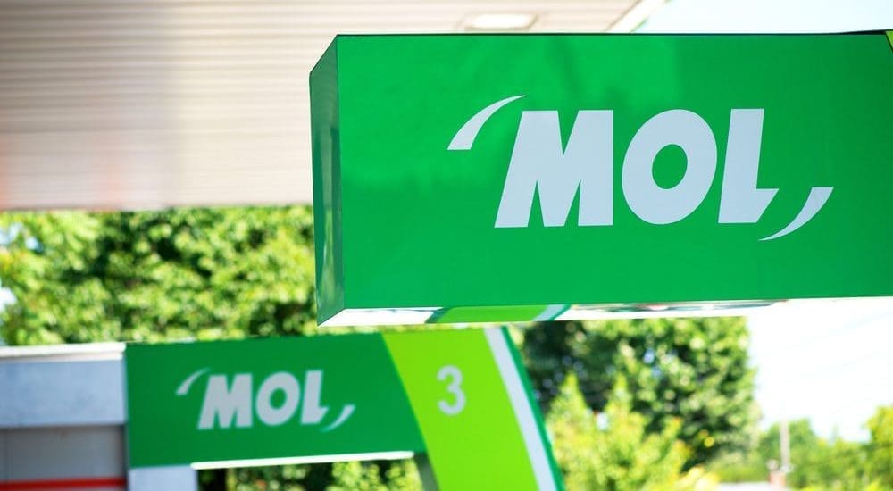 Újra csökken a benzin ára – Lemegy 500 alá mint két éve?