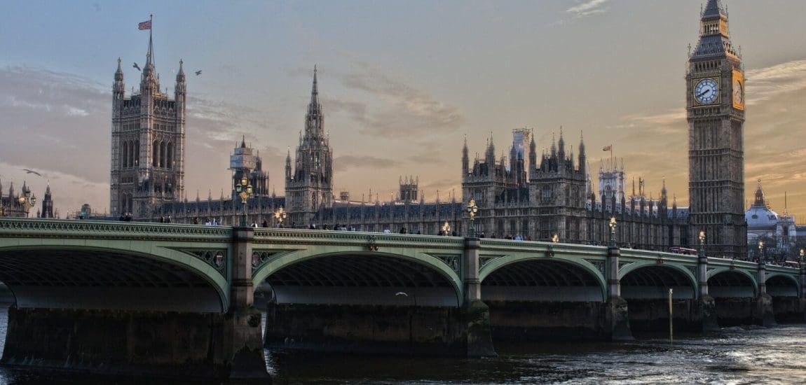 A vártnál jobban megúszta a brit gazdaság