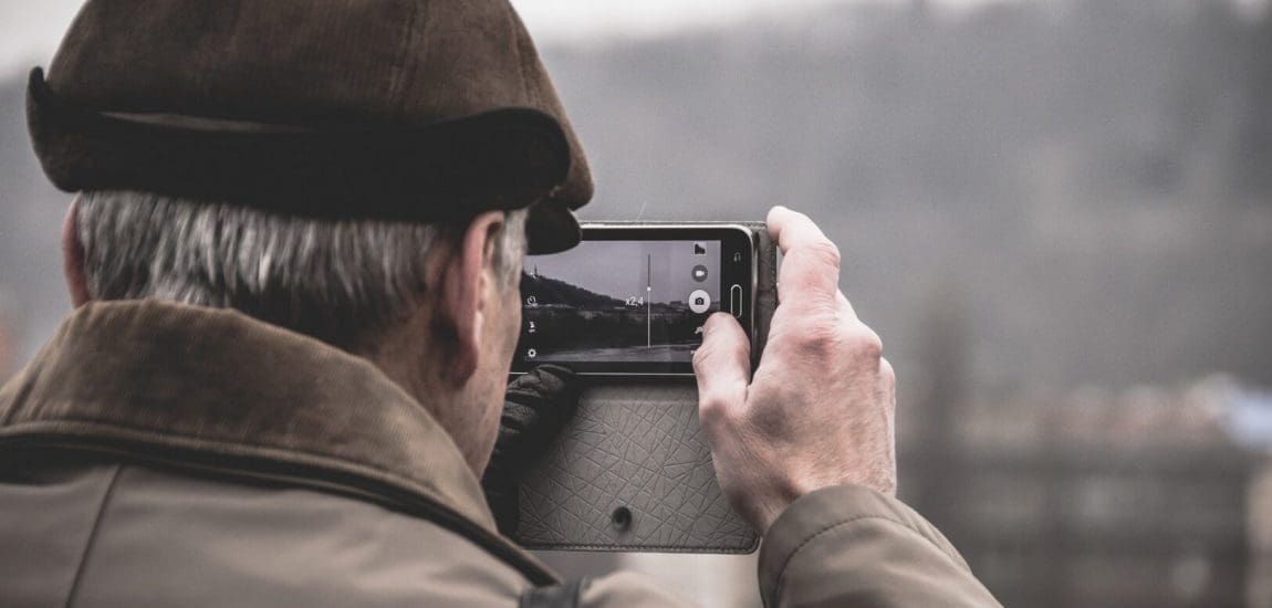 Berobbantak a technológia vidéken és az idősek körében