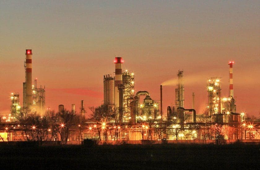 A Slovnaft 16 Lukoil töltőállomást vásárolt