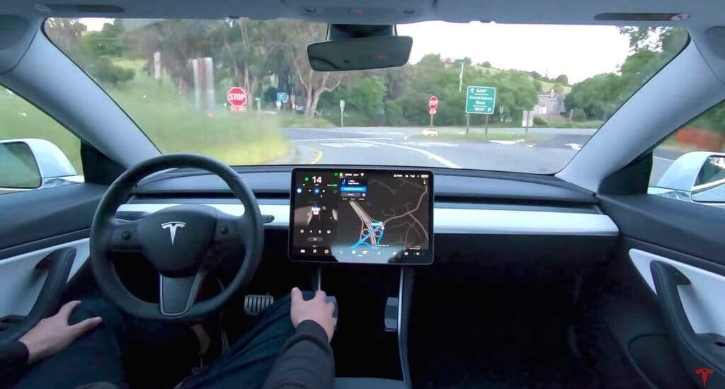 Újabb áttörés a Teslánál – Hollandiában engedélyezték az önvezető szoftvert