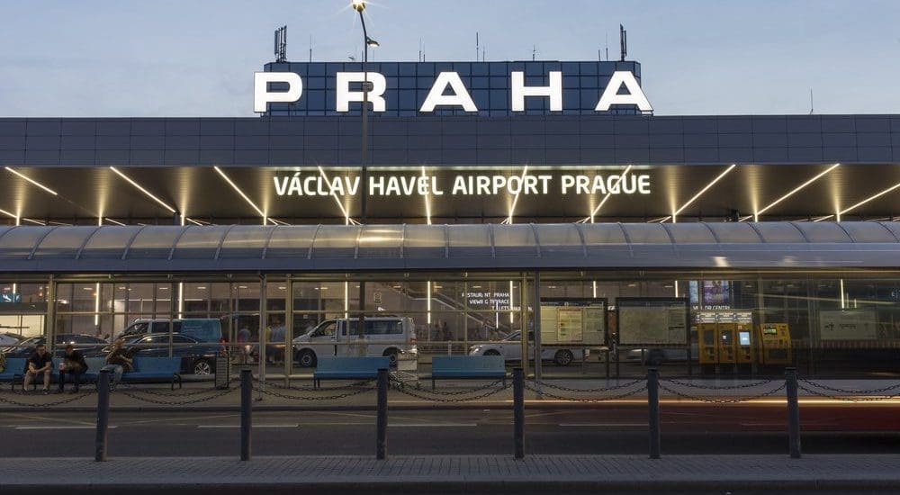 Bezzeg a prágai repülőteret imádják a turisták