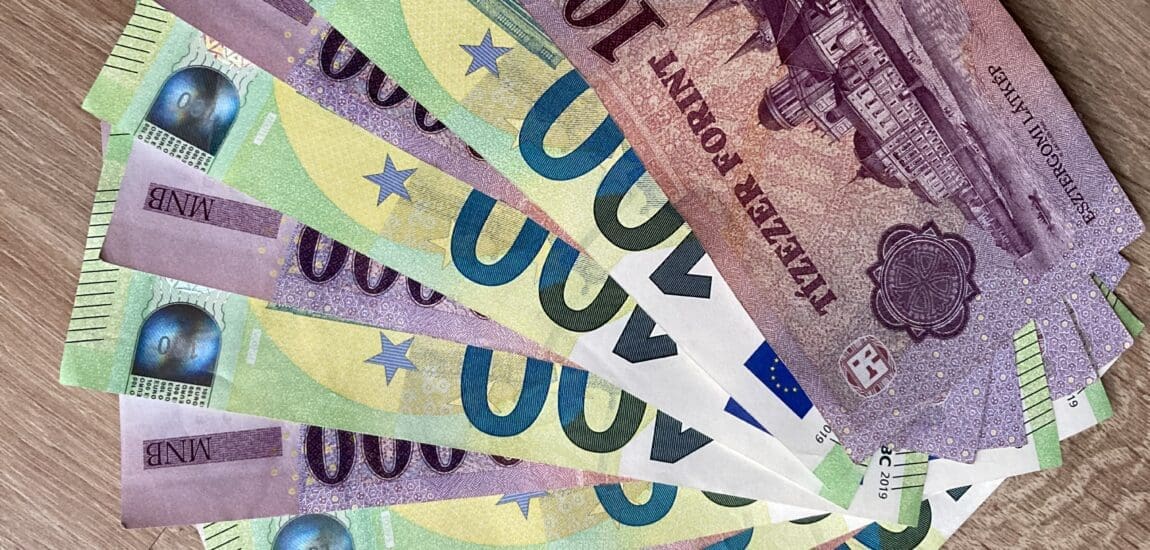 Vegyesen alakult a forint jegyzése reggel