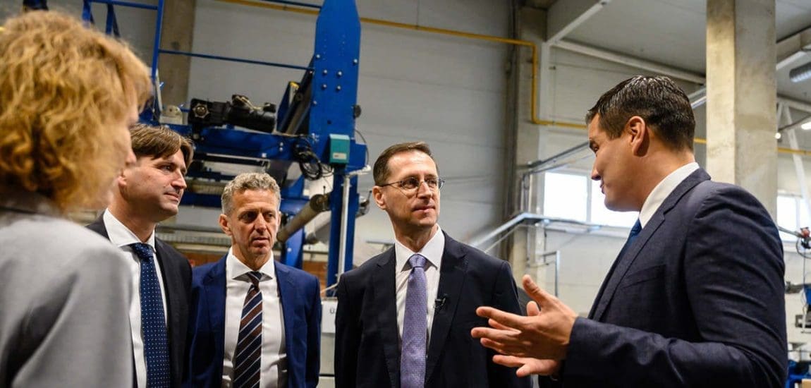 Meglehetősen bizakodó a pénzügyminiszter