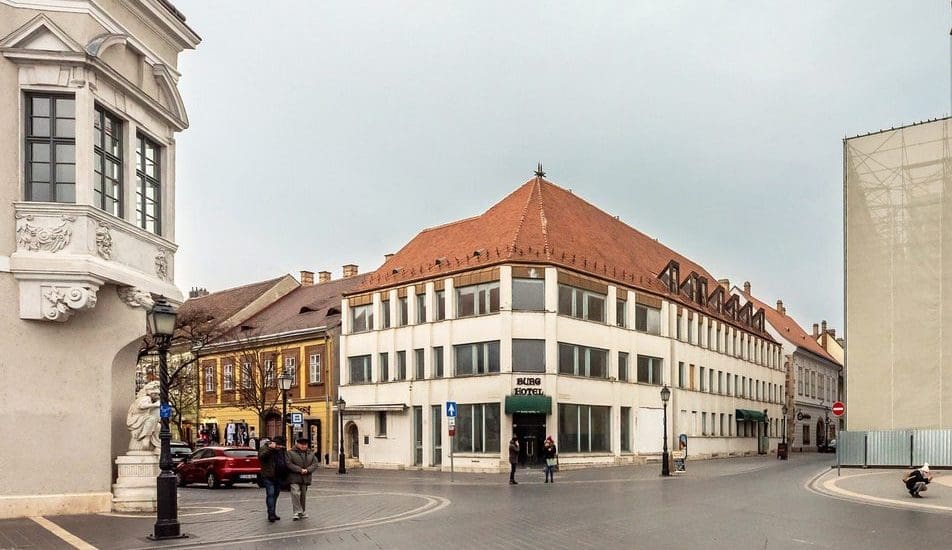 Konferenciaközpont lesz az egykori Burg Hotelből