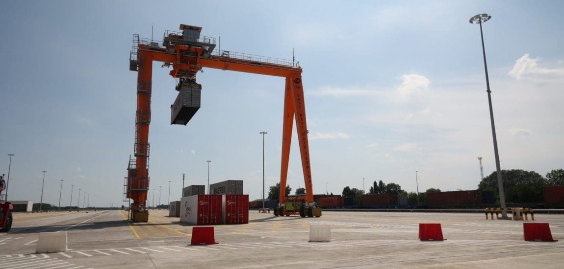 Új vámudvar nyílt a fényeslitkei East-West Gate terminálon
