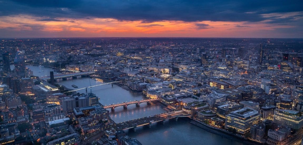 Jelentősen lassult a brit gazdaság növekedése novemberben