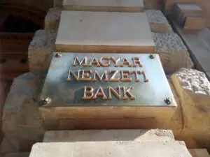 MNB bírság: 27,5 millió forintos büntetés az MBH Banknak