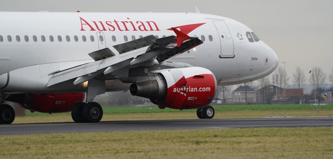 Több mint száz légi járatot töröl kedden az Austrian Airlines