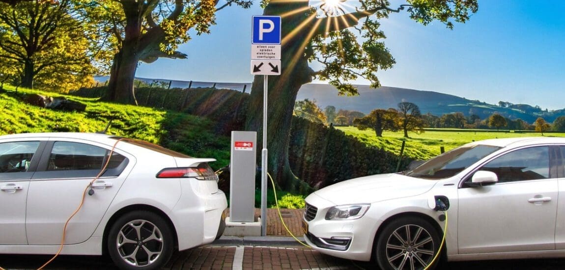 Fontos kérdés az elektromos autó töltése során: mennyibe kerül 1 kW áram?