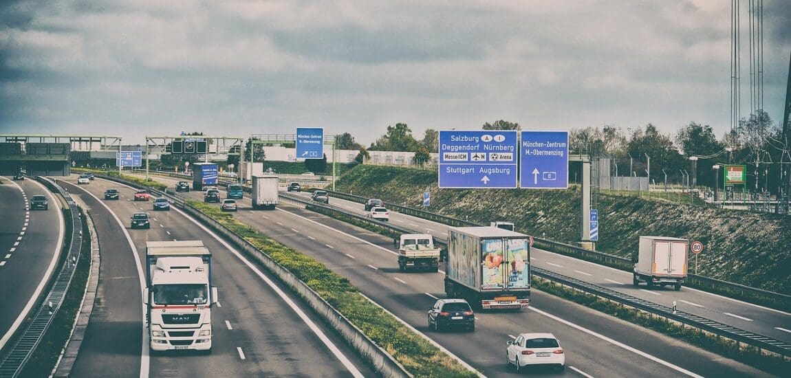 Autósok, figyelem! – Hatsávossá bővül az M1-es autópálya