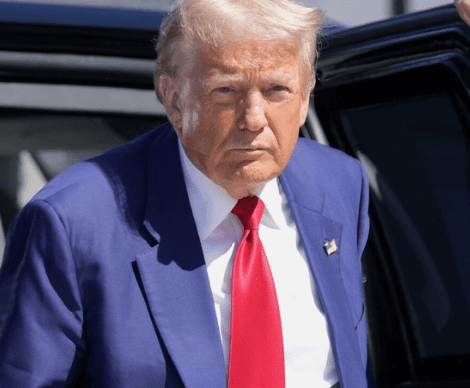 Donald Trump élet-halál között újra? Lövöldöztek a közelében
