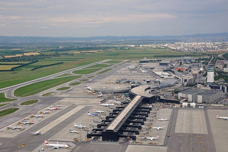 Repülőtéri csúcs Prágában: 16,35 millió utas és még több várható!