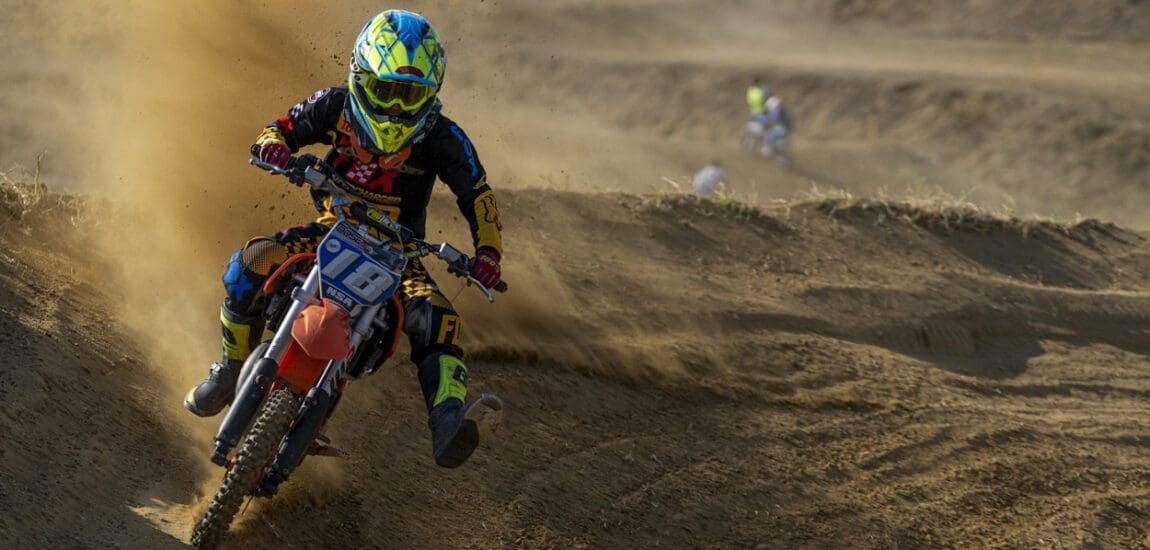 Milyen cross motort érdemes venni a fiatalok számára?