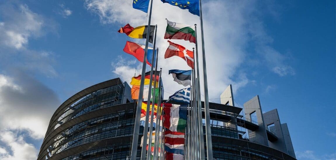 Az EU hadat üzen a pazarlásnak – Új szabályok az élelmiszer és textilhulladék ellen