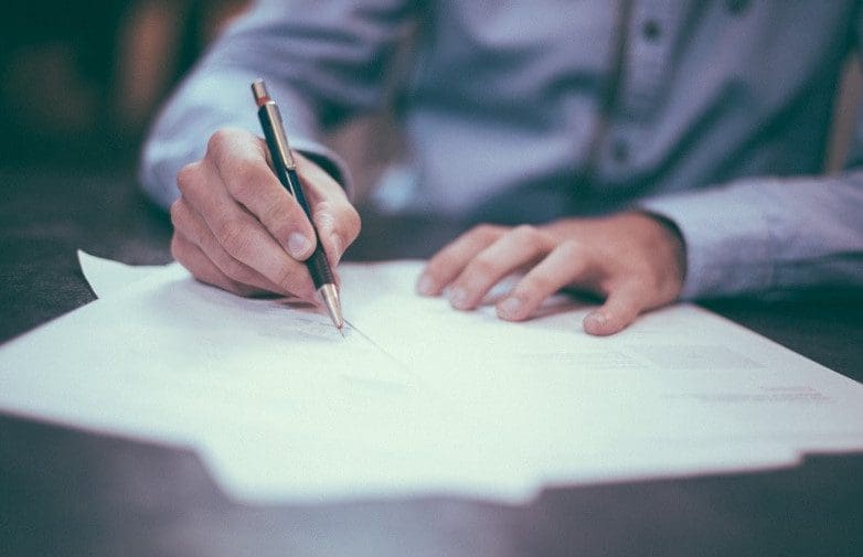A bűnösség beismerése a vádemelés előtt – mit jelent ez?