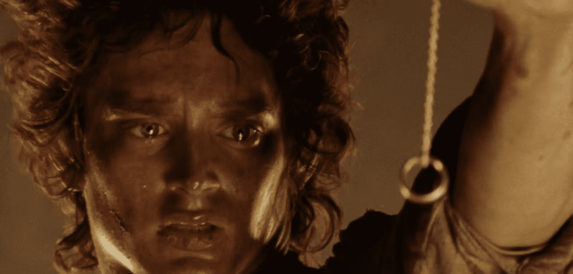Megtalálták Tolkien legendás gyűrűjét?  – Fémdetektorral került elő a föld mélyéből