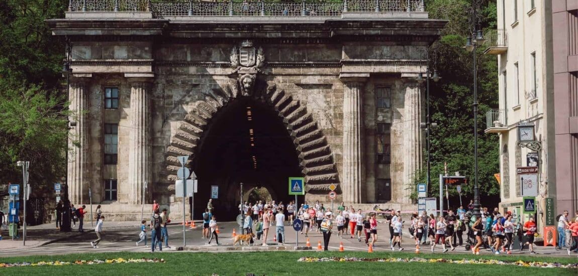 Vivicittá 2025 – Több tízezren futnak a fővárosban. Mutatjuk, hol lesznek lezárások