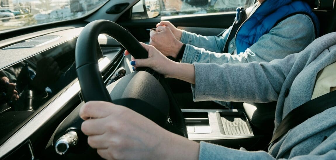 Miért kerül 900 ezerbe a jogosítvány? Bukásokkal pedig milliós a végösszeg – Brutálisan elszálltak az árak