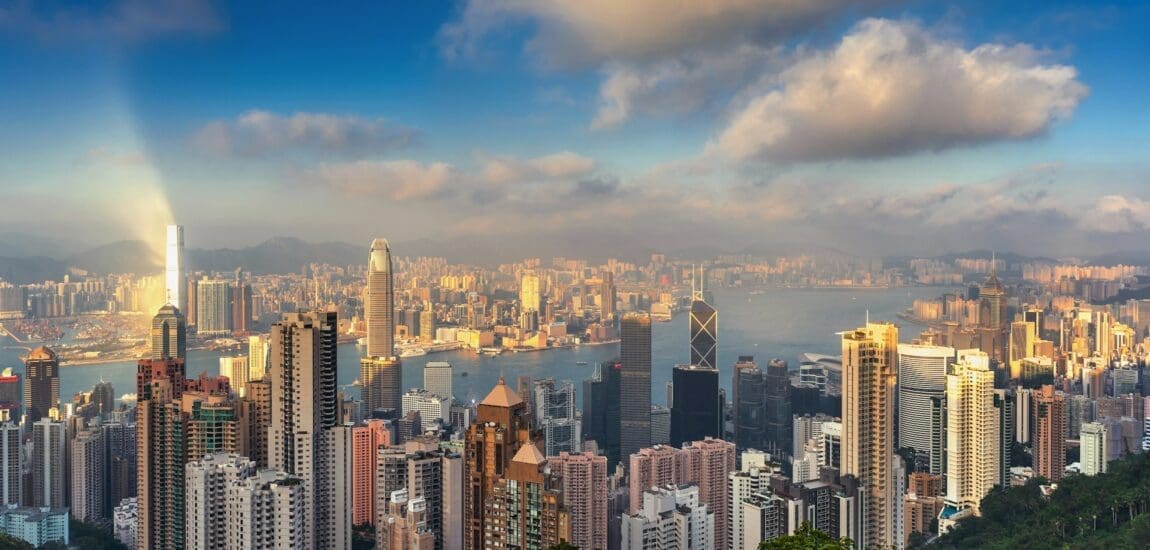 Hong Kong adókedvezménnyel csábítaná vissza az árukereskedőket