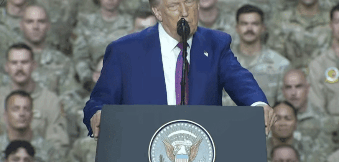 Trump dollármilliárdos üzletet jelentett be – AI-chipek és katonai bázisok építik újra a Közel-Keletet