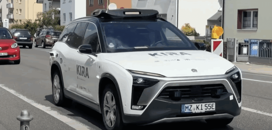 Elindult az első önvezető taxi Németországban – Ingyen kipróbálható a KIRA