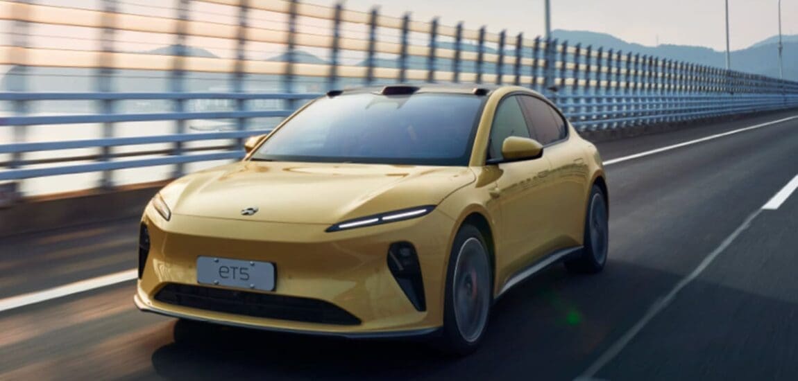 Vezeték nélkül tölthetjük az elektromos autóinkat ezeken az utakon – ráadásul menet közben!