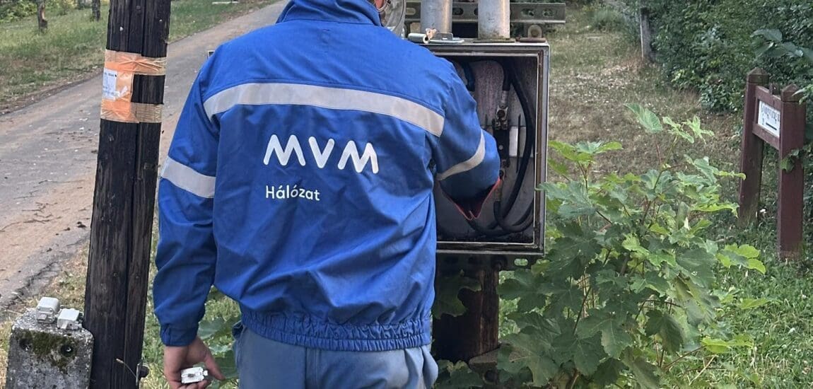Tízezernél is több bejelentés érkezett – Brutális viharkárokkal küzdenek a hatóságok