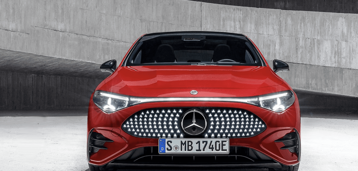 Milliárdokat bukott a Mercedes – Megfeleződött a nyereség, lejtőn az eladások