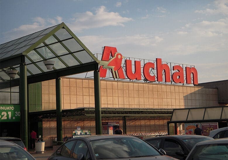 Gyanús kuponakciók miatt vizsgálódik a GVH – Célkeresztben az Auchan