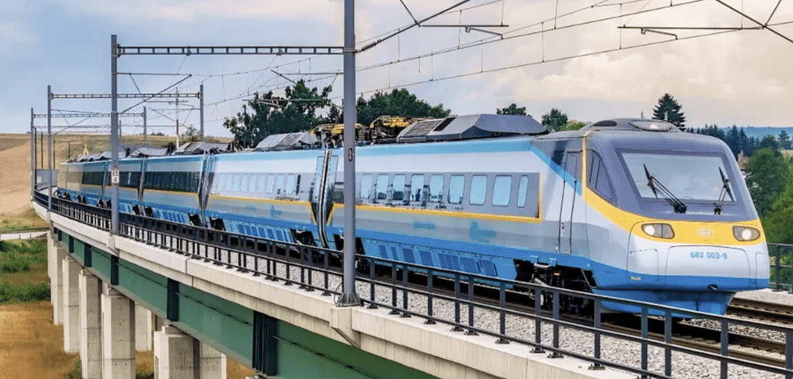 A csehek megcsinálták – Elindult az új 200 km/órás sebességgel közlekedő vonat