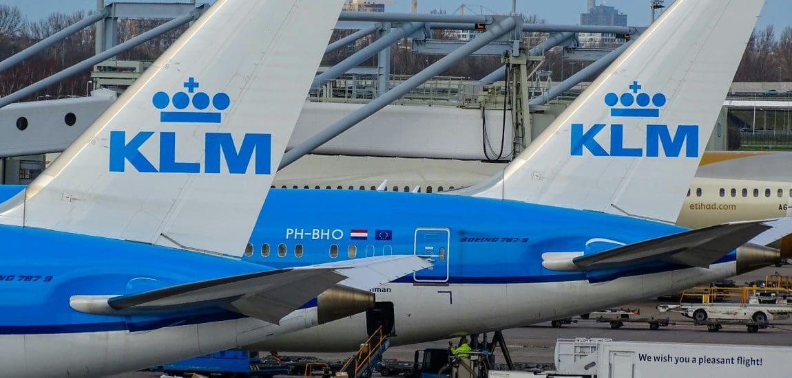 Káosz a KLM-nél – 119 járatot törölnek a Schipholi repülőtéren a földi személyzet sztrájkja miatt