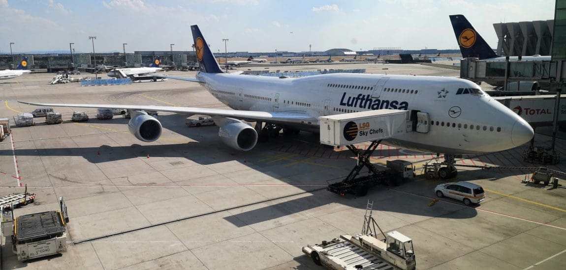 A Lufthansa légiutas-kísérői pénteken egynapos sztrájkot tartanak