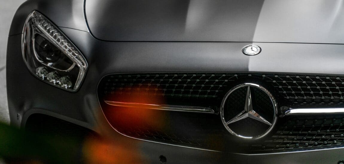 A Mercedes-Benz új gyártócsarnokot avatott Romániában – Elindult az elektromos motorok gyártása Szászsebesen